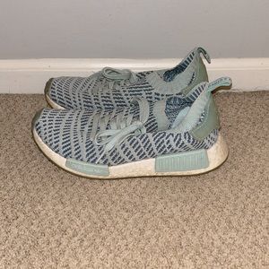 Adidas ultra boost. comfortable & easy to take on/off. Mint & navy pattern.